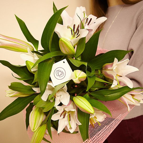 faa2c32960af470f7e2ed57df48783fe Цветы на пасхальном празднике – выбор букета, традиции и символика