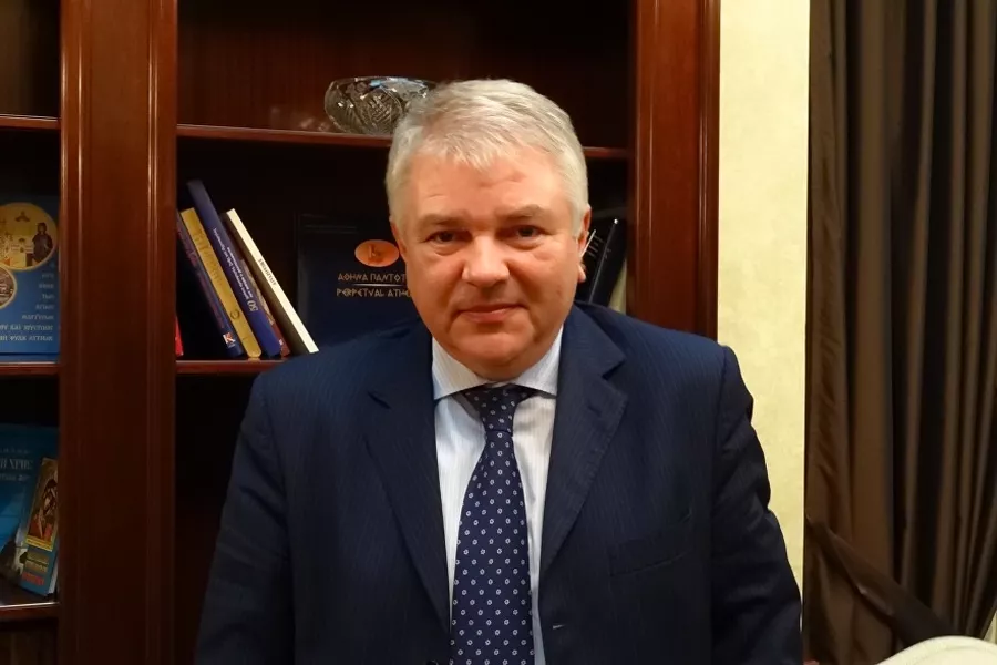 Путин освободил Мешкова от должности посла во Франции