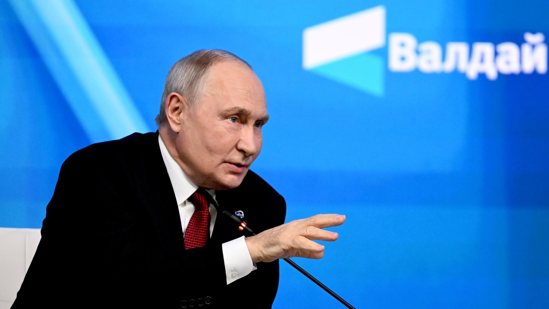 Владимир Путин заявил о готовности России возобновить диалог с США