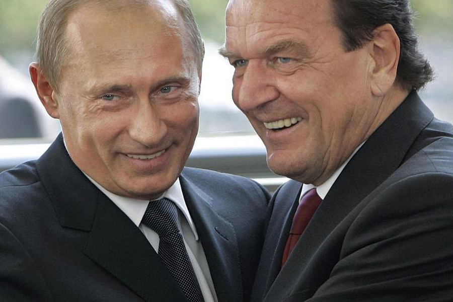 Кремль опубликовал фото встречи Путина со Шредером