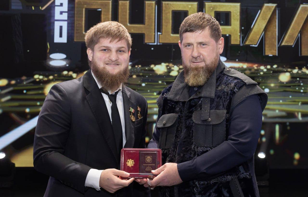 Кадыров получил знак РЖД
