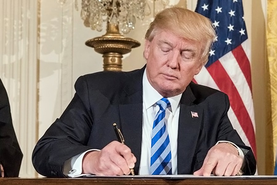 Трамп подписал указ о временном неприменении части санкций и пошлин против России