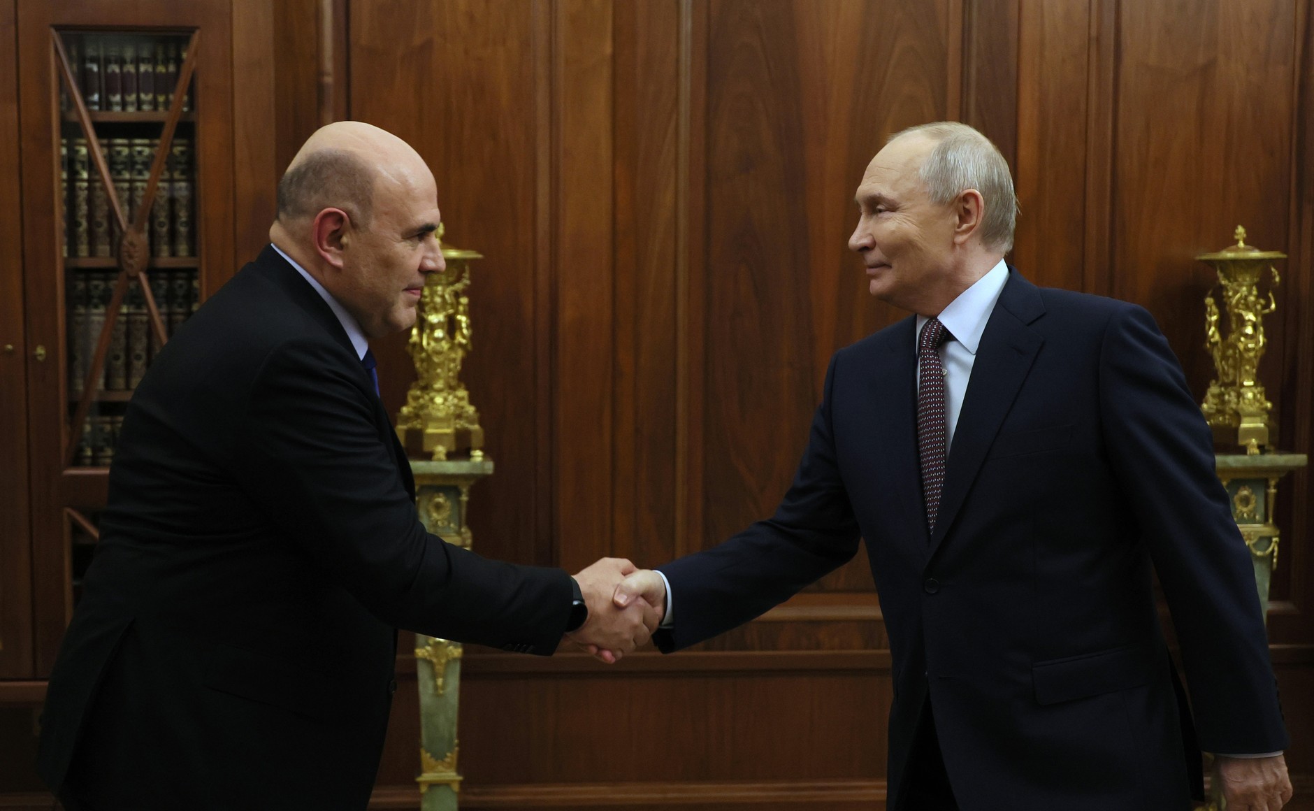 Путин поддержал перестановки Мишустина в правительстве