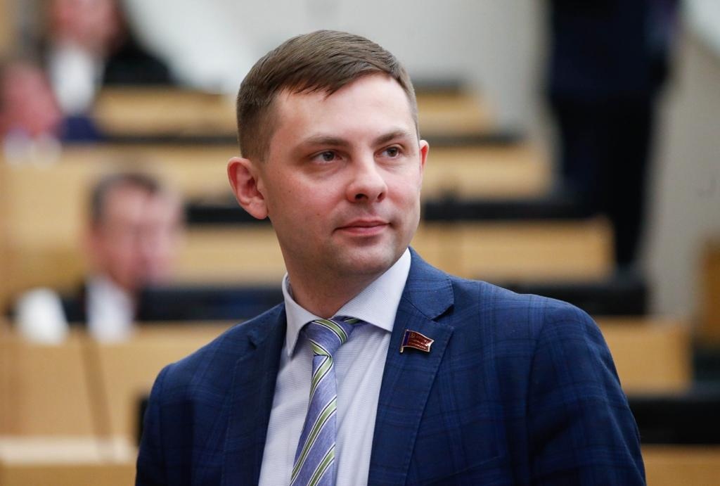 КПРФ: Олега Михайлова задержали в Москве по обвинению в оправдании терроризма