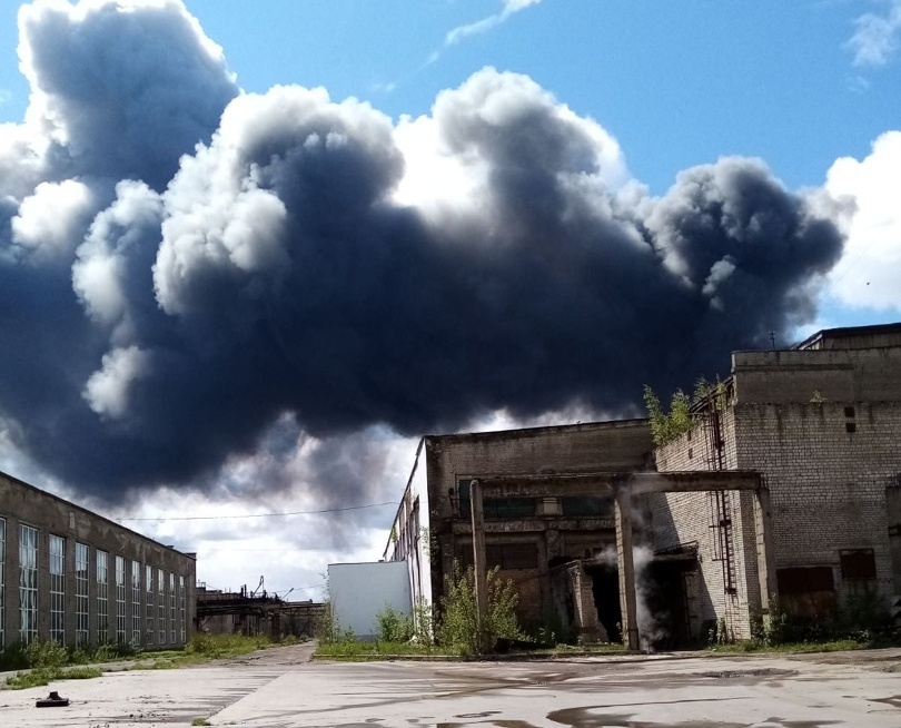 В Иванове при тушении цеха погиб пожарный